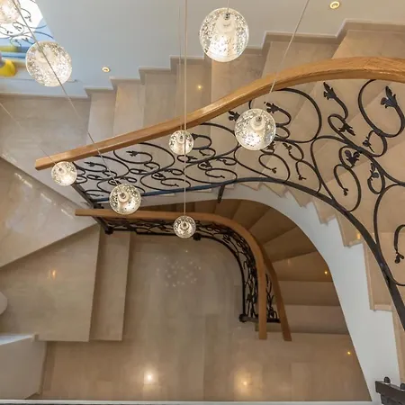 Salvia - New, Modern Near Split Vila *