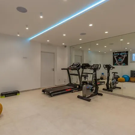 Salvia - New, Modern Near Split Vila