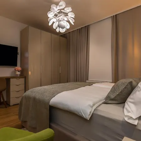 Salvia - New, Modern Near Split Vila
