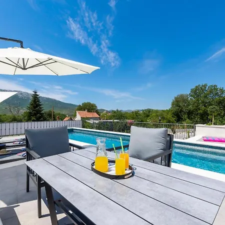 Vila Salvia - New, Modern Near Split Dugopolje