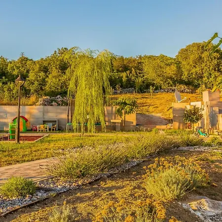Salvia - New, Modern Near Split Vila *